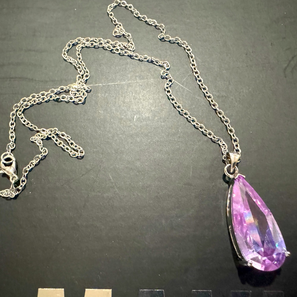 Silver necklace w/lovely 12 inch pearl drop lavender stone